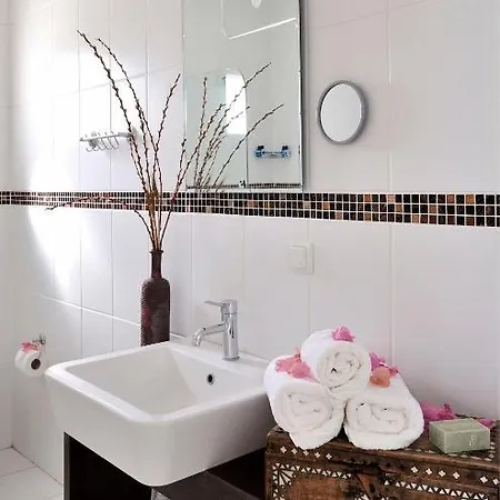 Hotel Satsuma Suites 3*