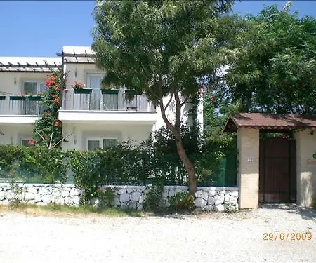 Satsuma Suites 호텔 3*